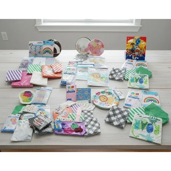82 Pcs Party Supplies Lot Napkins Plates Tablecloths Disney Frozen Paw Patrol‎