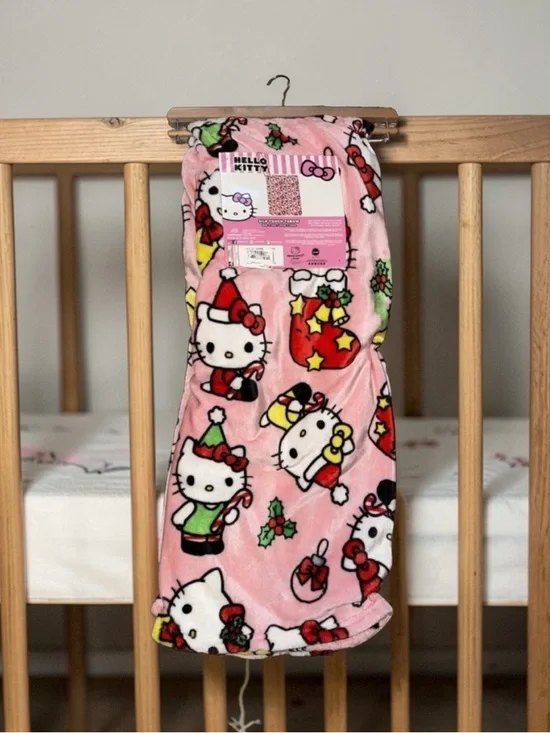 Hello Kitty Mistletoe Pink Christmas Holiday Silk Touch Throw Blanket‎ 50