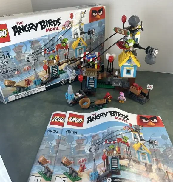 LEGO Angry Birds Movie 75824 Pig City Teardown Complete Retired 386 Pieces