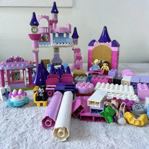 Lego Duplo Sets #6154 Disney Cinderella Castle #10873 Minnie &10595 Sofia READ