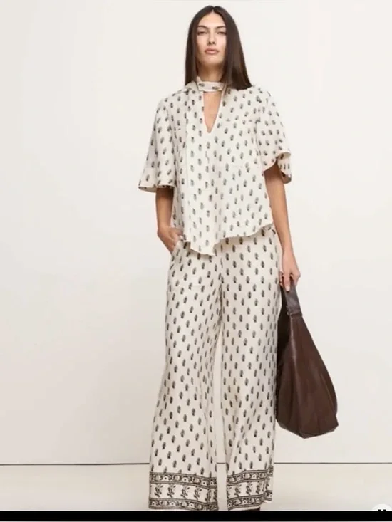 Banana Republic Wide-Leg Viscose Linen Pull-On Pants- L & Tie-Neck Top Size M