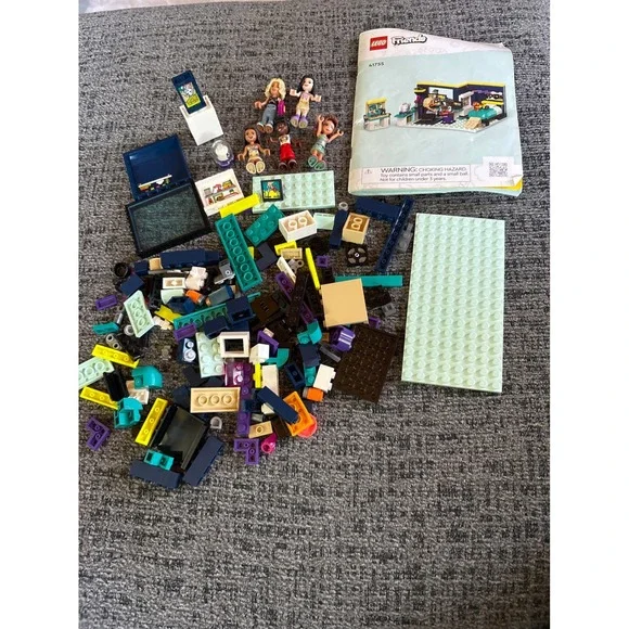 LEGO Friends Novas Room 41755 Gaming Bedroom Set with 5 Figures and Manual