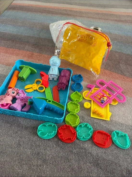 Play-Doh Variety Playset! Modeling imaginative set with Blue Tray and Molds