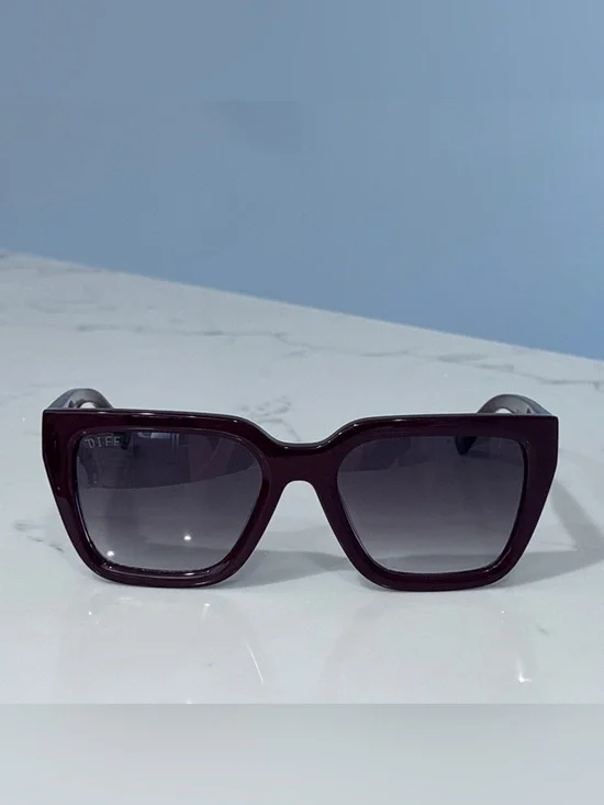DIFF Eyewear Amara Square Sunglasses Burgundy Wine Gradient Lens