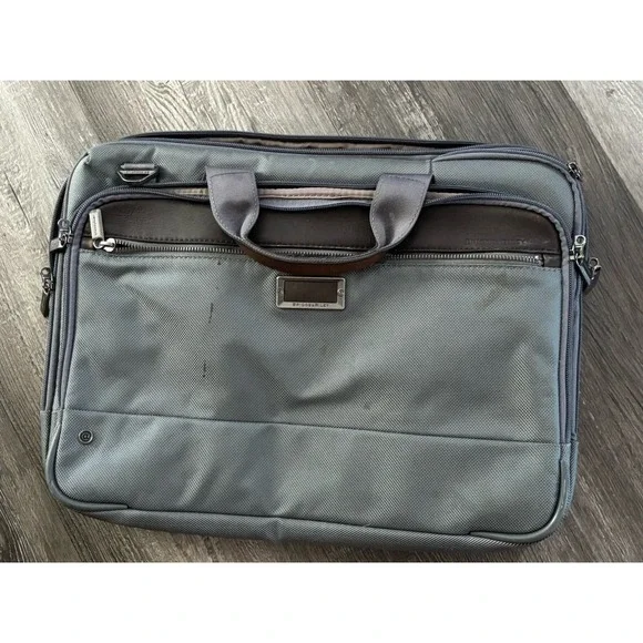 briggs and riley Travelwear  Business Case Gray STAINED NO SHOULDER STRAP
