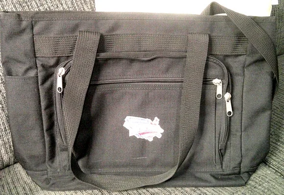 Super Bowl XXXVI Vintage Black Shoulder Travel Bag Patriots vs Rams 2002