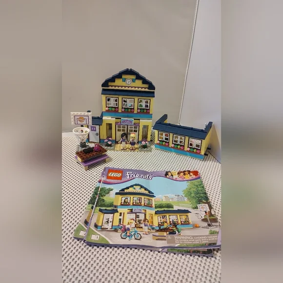 Lego Friends 41005 Heartlake High School Building Set