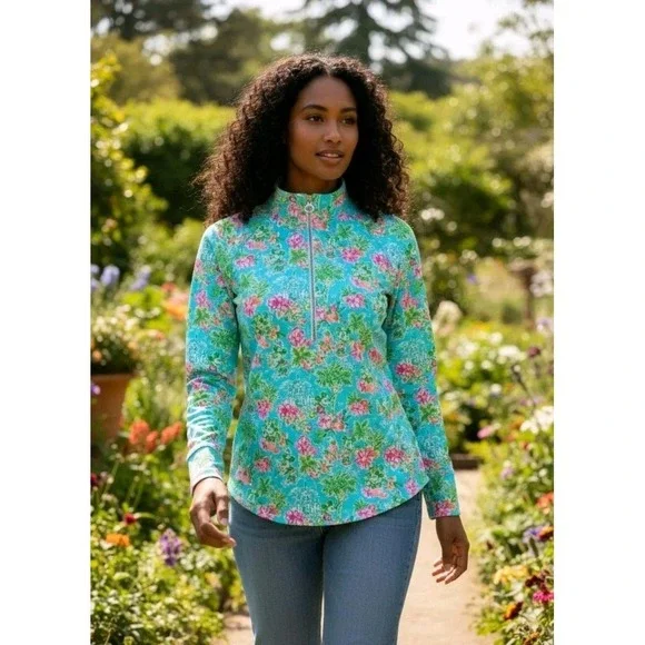 Lilly Pulitzer Disney Parks Quarter Zip Pullover Mickey‎ Minnie Castle UPF Sz XL