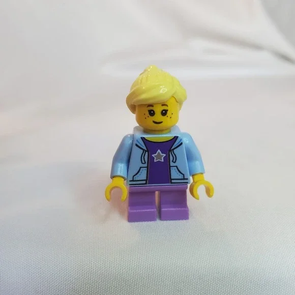 Lego Blonde Girl w Pink Pants Short  Freckles 'Fun in the Park'