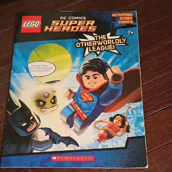 LEGO DC Comics Super Heroes Activity Book