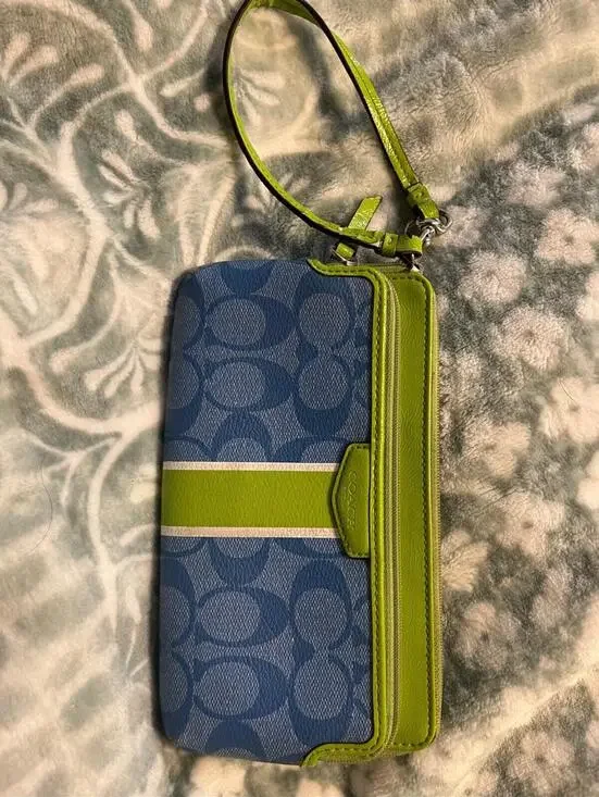 Coach Blue Signature Zip Around Wristlet Wallet Lime Green