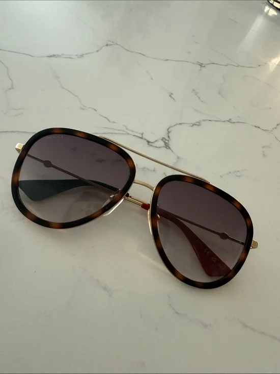 GUCCI Tortoiseshell Frame Sunglasses - Brown Lenses