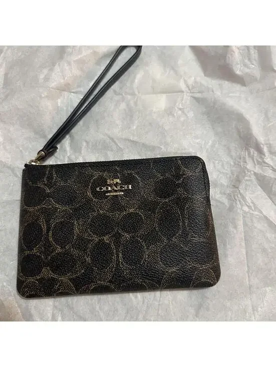 Coach Corner Zip Wristlet in Loved Signature Canvas Brown/Black New with tags