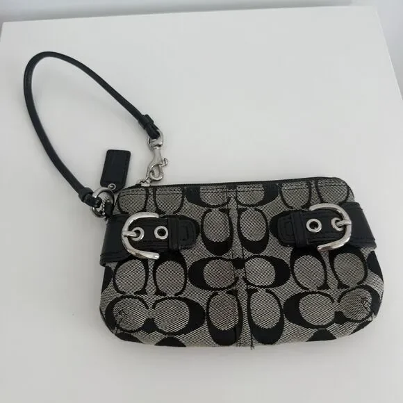 Coach Jacquard Signature C Black Leather Double Buckle Zip Wristlet Classic