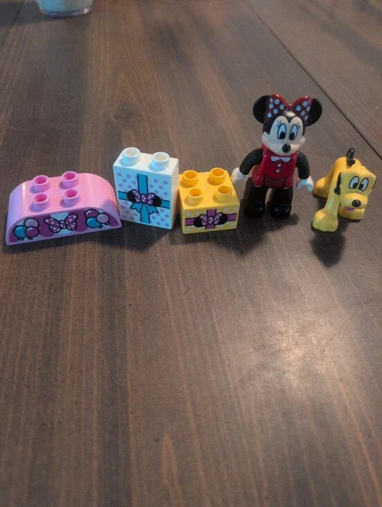 Lego Duplo Minnie Mouse Figures And Blocks