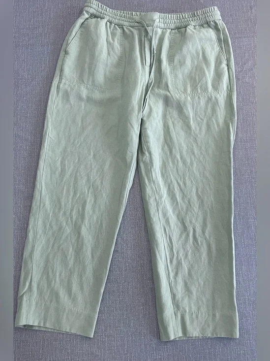 Banana Republic Sage Green Elastic Waist Cropped Pants Soft draping Linen Blend
