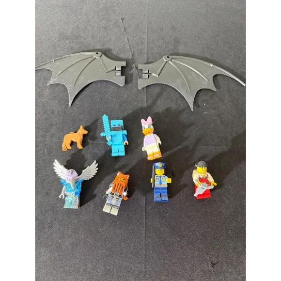 LEGO Minifigure Lot 6pc Multicolor EUC Minecraft Disney Chima Atlantis Wings‎