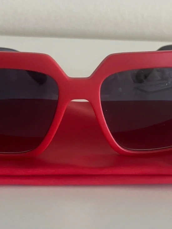 Alexander McQueen sunglasses Red