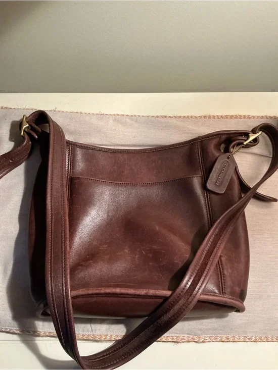Extremely rare Costa Rica Authentic Coach Dark 9080 shoulder  Bag