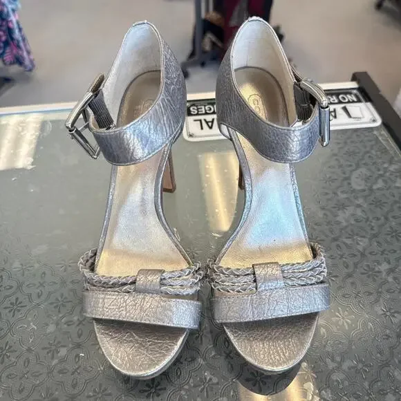 Coach Silver Metallic Leather Heels Size 6.5