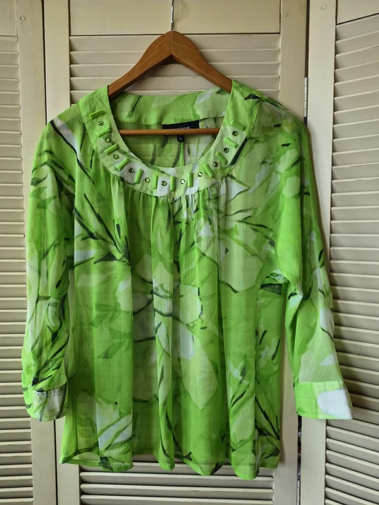 Jones Wear Sheer Blouse with Studded Scoop Neck Size 10 Petite