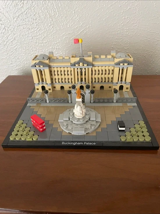 LEGO Buckingham Palace Miniature Building Set