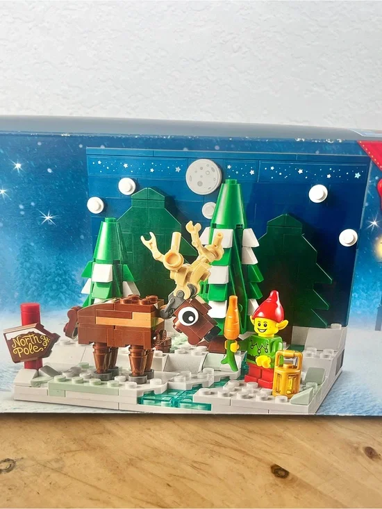 LEGO 40484 Santas Front Yard Retired LEGO Christmas set New Exclusive Sealed