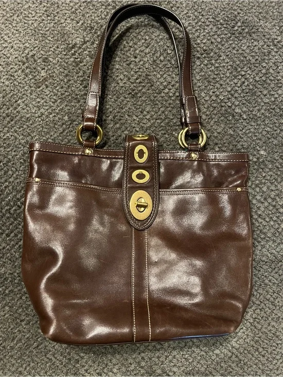 Vintage Coach Lilly Legacy 13757 Turn LockbBrown Leather Shoulder Bag