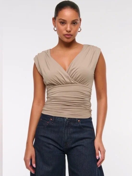 ABERCROMBIE & FITCH RUCHED V-NECK TOP XS