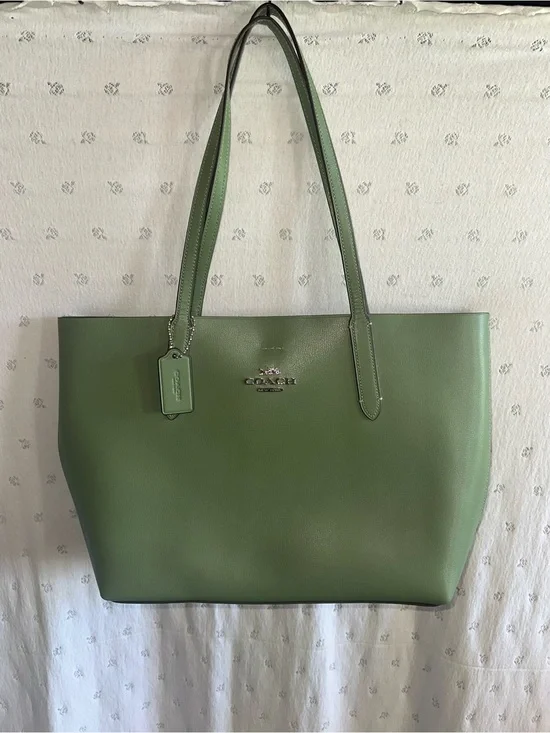 COACH Green Leather Tote with Logo Charm