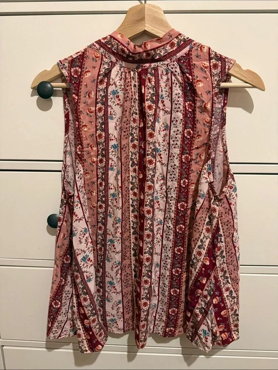 ANDREE BY UNIT Sleeveless Pink and Burgundy Floral Stripe Peasant Top