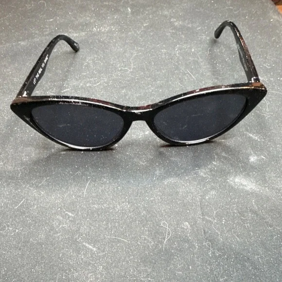 Aerie Sunnies Real Good Cat Eye Black Frame‎ Black Lens Sunglasses Women