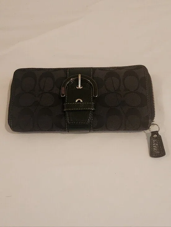 Authentic Coach Soho Signature Buckle Accordion Zip Wallet Black