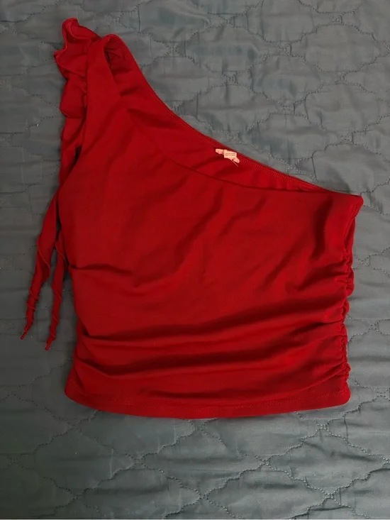 GARAGE Red Sleeveless Top with Tag Detail