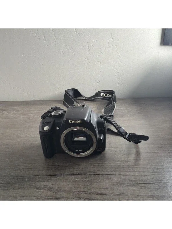 Canon EOS Kiss Digital N (Rebel XT) 8.0MP DSLR Camera With Battery