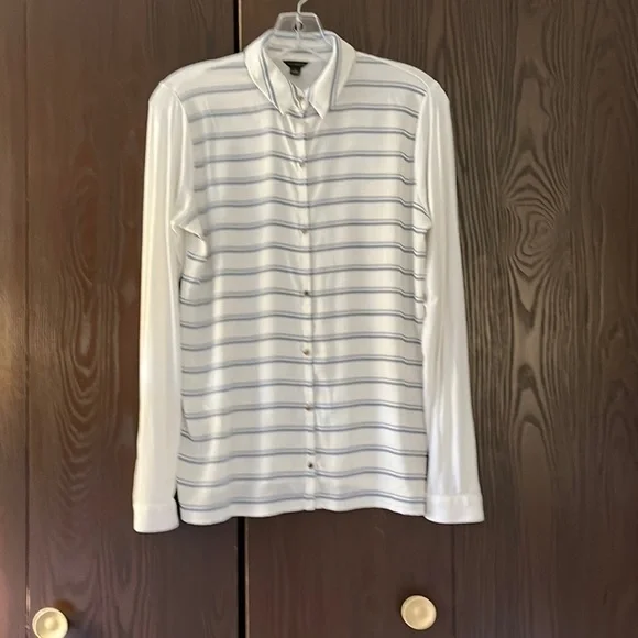 Ann Taylor long sleeved blouse. White with blue stripes and metal buttons. Sm