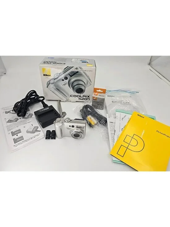 Nikon Coolpix 5200 Digital Camera 2 Batteries Charger Cords Original Box Works