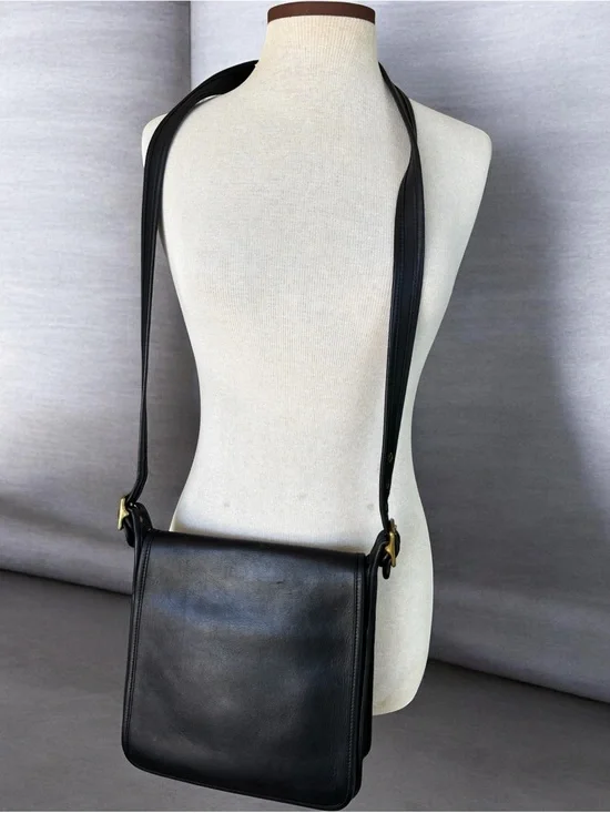 Vintage Coach Legacy Studio Flap Crossbody Shoulder Bag Black Leather 9144