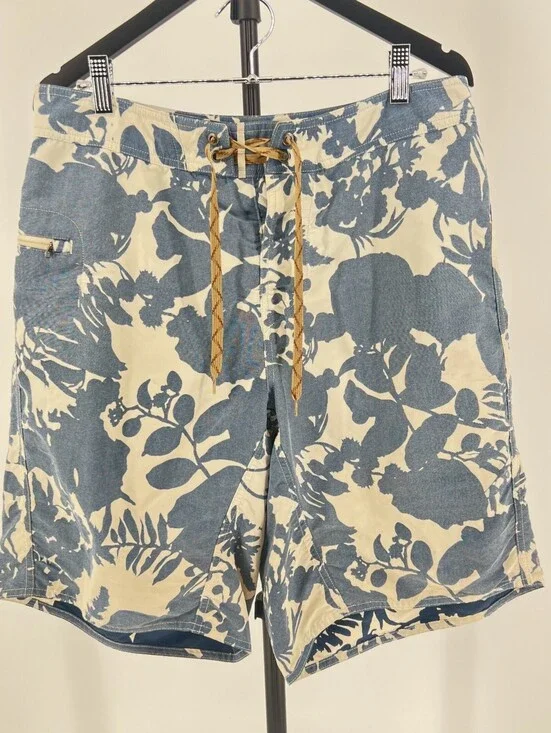 Patagonia Men's Wavefarer board Size 32, shorts blue and cream (1-34)