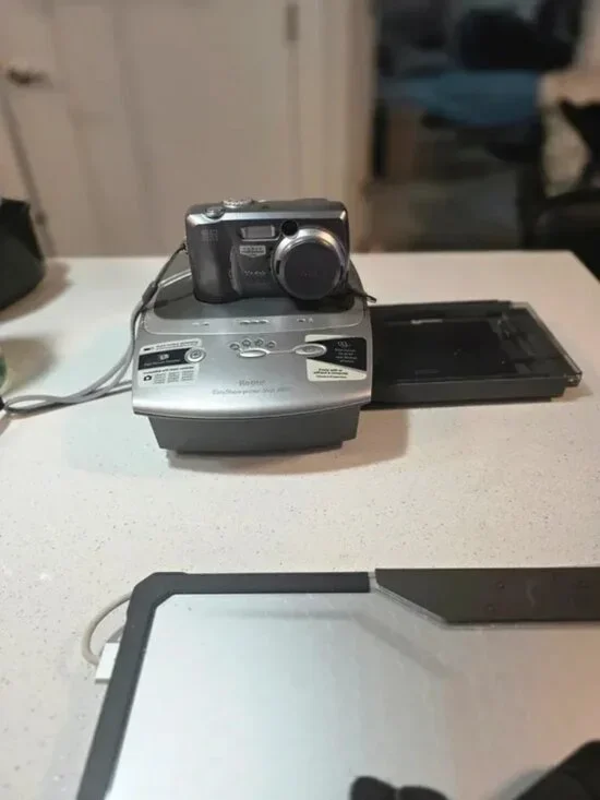 Kodak EasyShare DX4530 5. 0pium0MP Digital Camera - Gray