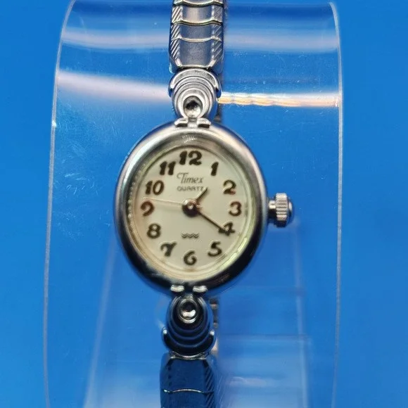 Vintage 1994 Timex 29mm Women's Quartz Cocktail Watch Stretch Bracelet‎ Restored