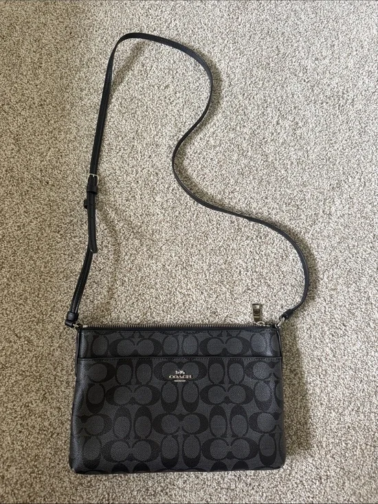 Women’s Coach Purse