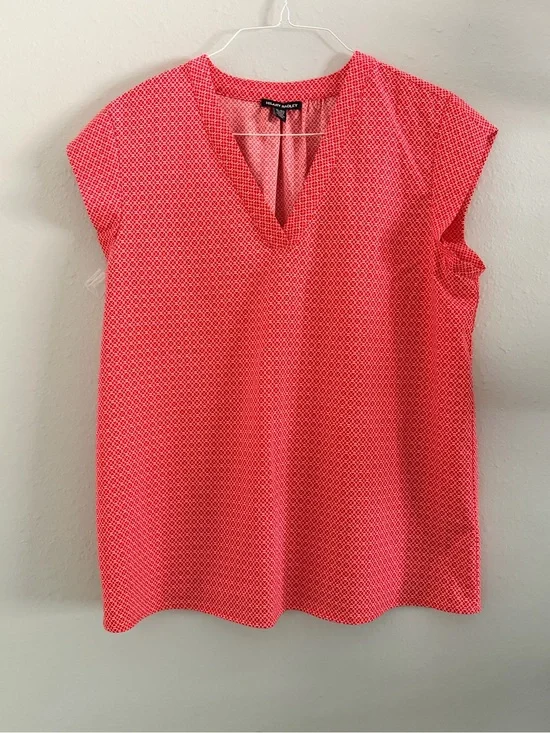 Hilary Radley Coral-Pink Micro Pattern V-Neck Cap Sleeve Top