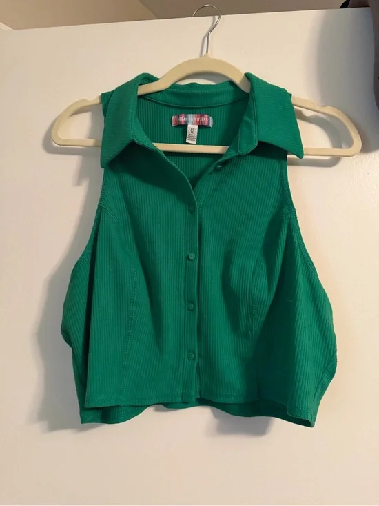 Urban Outfitters Green Ribbed Sleeveless Collared Button Crop Top