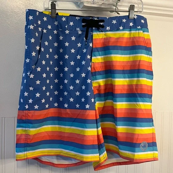 BODY GLOVE MEN’S BRIGHT US FLAG BOARD SHORTS / XL (36) / SWIM / SUMMER