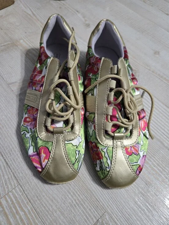 Coach Size 7 Womens Shoes