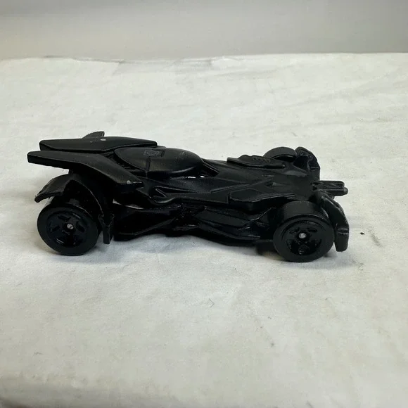 Hot Wheels‎ Batmobile Batman v Superman Dawn of Justice Matte Black DHP34 2015
