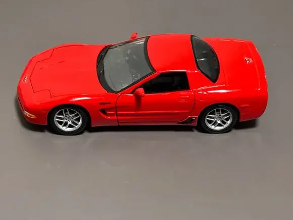 Maisto 1:24 Scale Diecast 1997 Red Chevrolet Corvette ZR-1