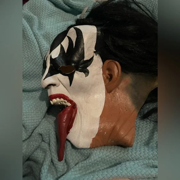 Gene Simmons KISS  Rubber  Pull Over Mask W Hair 1996 KISS    Paper Magic Group