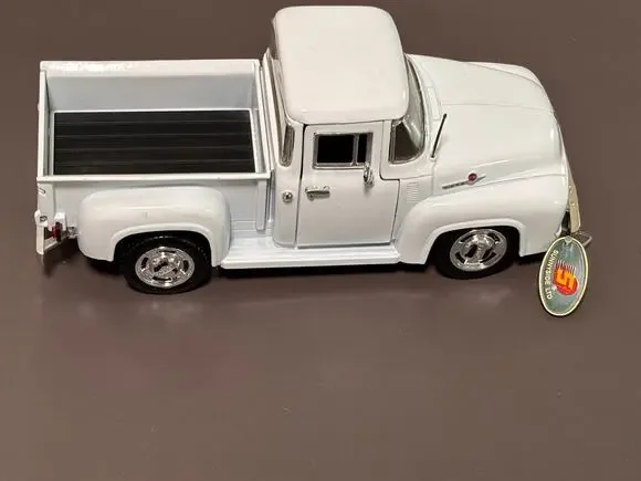 Sunnyside LTD SS 7601 1/24 Scale 1956 WhiteFord F-100 Pick Up Diecast